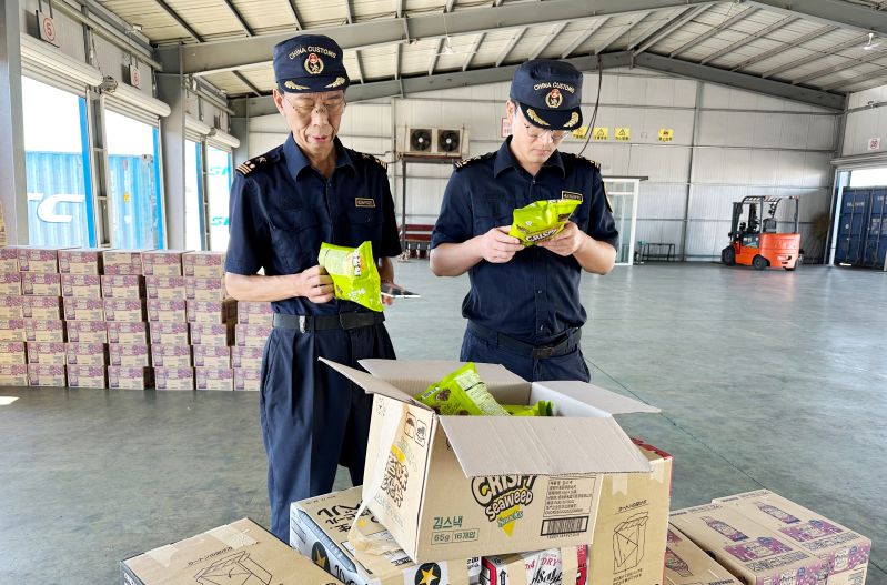榮成海關監(jiān)督銷毀258千克不合格進口預包裝食品，筑牢食品安全防線